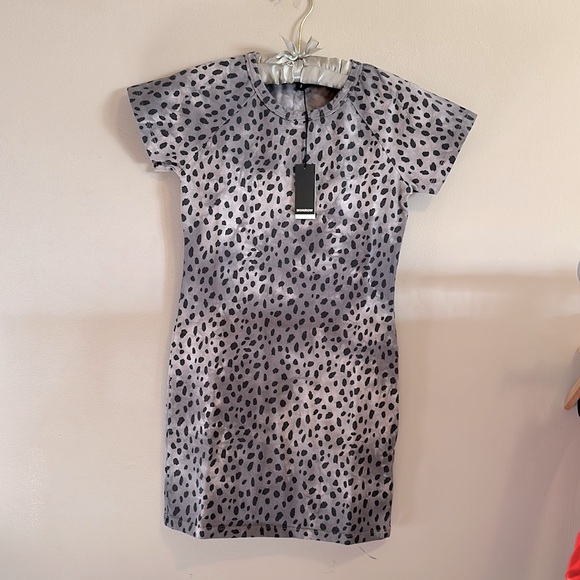 Monrow Dresses & Skirts - Monrow Grey Tye-Dye Cheetah Print T-Shirt Dress - NWT (XS)